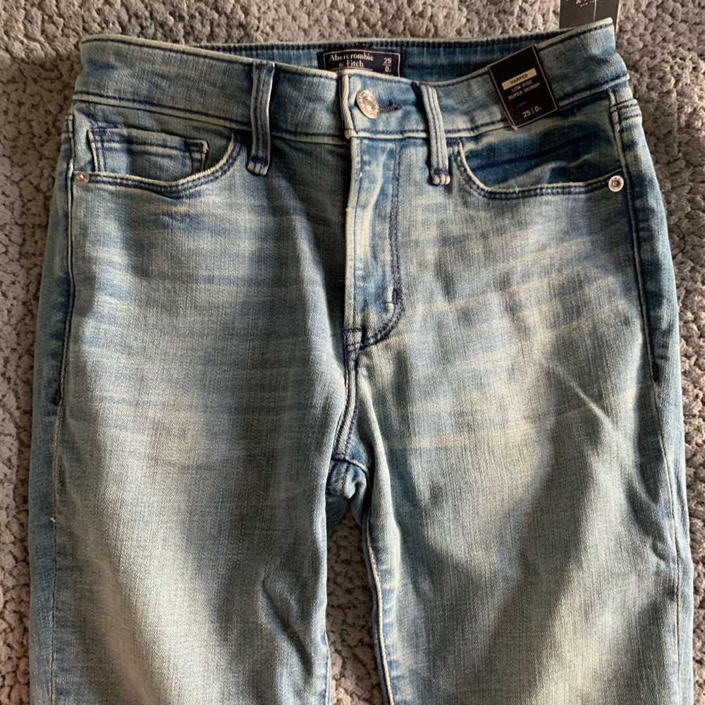 NWT ABERCROMBIE JEANS